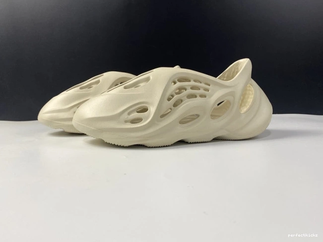 RNNR Yeezy Foam FY4567 Adidas Sand 0815